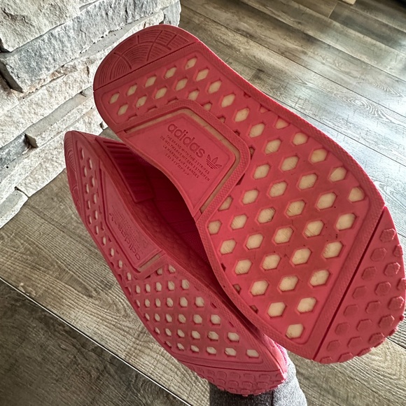 Adidas pink shoes-size 9 women’s/7 kids - Picture 6 of 6